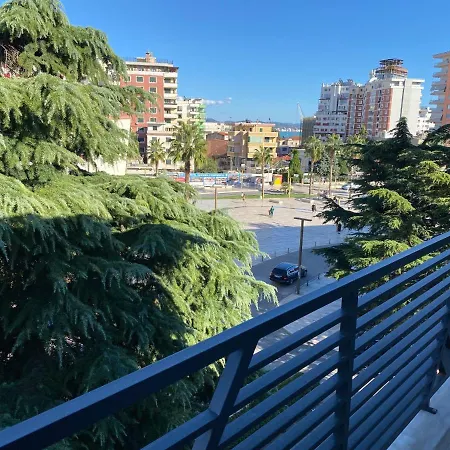 Brand New Apts Located At The City's Main Square-100 Mbs Wifi Apartment *