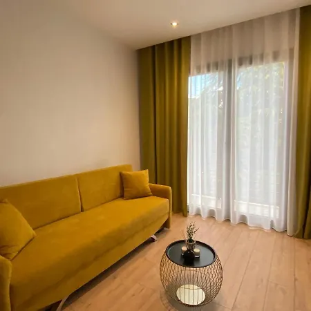 Apartment Brand New Apts Located At The City's Main Square-100 Mbs Wifi