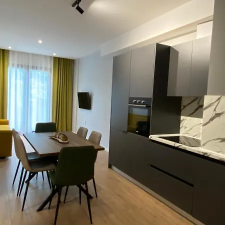 Brand New Apts Located At The City's Main Square-100 Mbs Wifi Apartment Durres