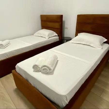 Brand New Apts Located At The City's Main Square-100 Mbs Wifi * Durres