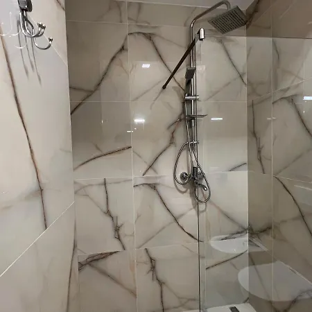 Brand New Apts Located At The City's Main Square-100 Mbs Wifi Apartment Durres