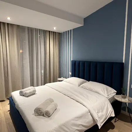 Apartment Brand New Apts Located At The City's Main Square-100 Mbs Wifi
