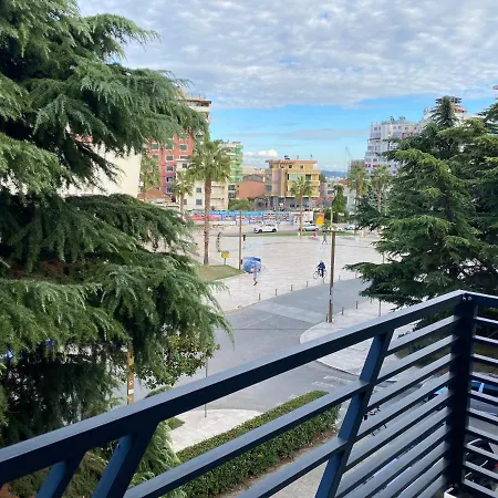 Apartment Brand New Apts Located At The City's Main Square-100 Mbs Wifi *