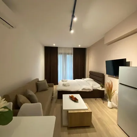 Brand New Apts Located At The City's Main Square-100 Mbs Wifi