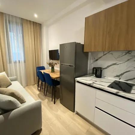 Brand New Apts Located At The City's Main Square-100 Mbs Wifi Apartment Durres