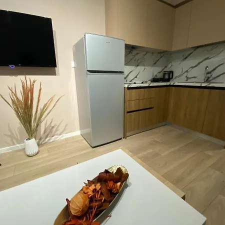Brand New Apts Located At The City's Main Square-100 Mbs Wifi