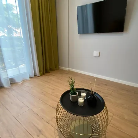 Brand New Apts Located At The City's Main Square-100 Mbs Wifi Apartament